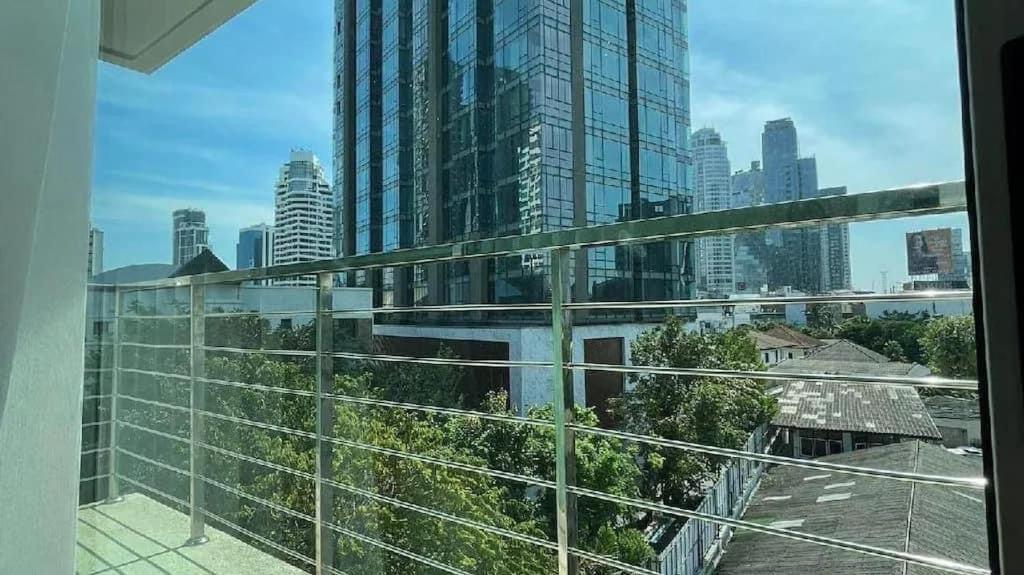 Апартаменты Vivi Avenue Thonglor Бангкок Экстерьер фото